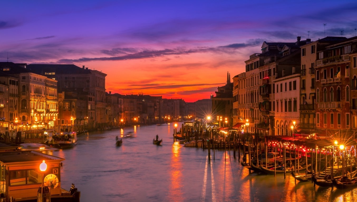 Venezia di notte: idee e consigli su cosa fare nella città lagunare di sera