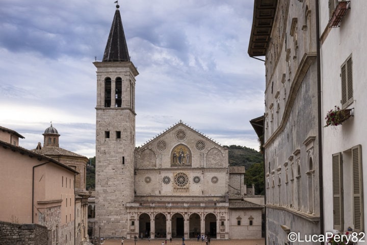 Cosa vedere a Spoleto in un giorno: itinerario con mappa